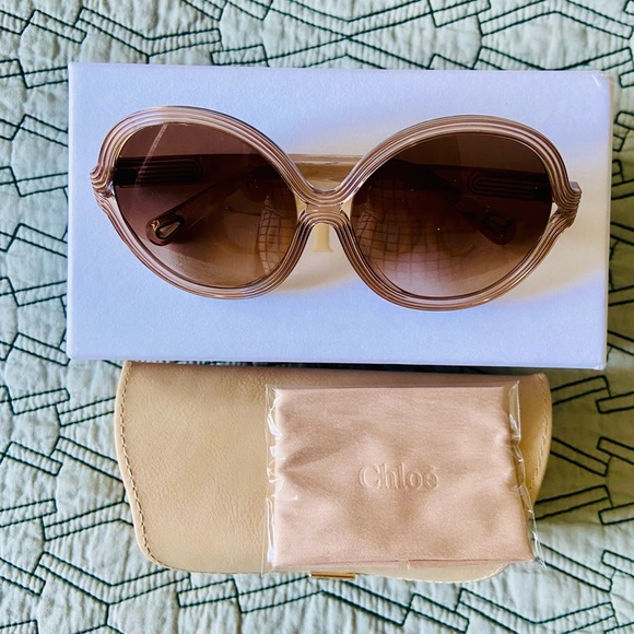 Chloe Oversized Sunglasses - Picture 1 of 3